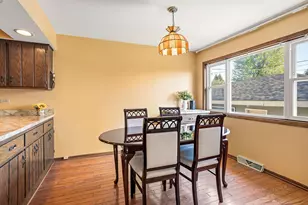 5707 W 90th Pl, Oak Lawn, IL 60453 - Photo 7