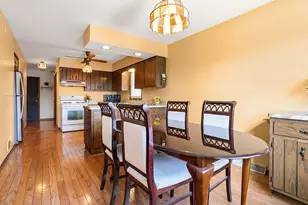 5707 W 90th Pl, Oak Lawn, IL 60453 - Photo 9
