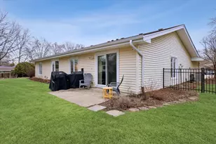 23W302 Cambridge Ct, Glen Ellyn, IL 60137 - Photo 29