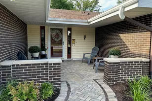 23W302 Cambridge Ct, Glen Ellyn, IL 60137 - Photo 3