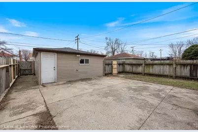 2111 S 24th Avenue, Broadview, IL 60155 - Photo 23