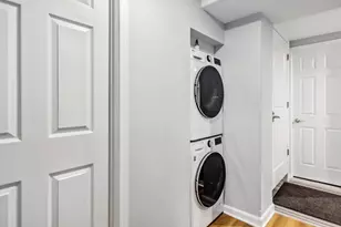 2112 N Sawyer Ave, Chicago, IL 60647 - Photo 15