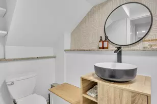 2112 N Sawyer Ave, Chicago, IL 60647 - Photo 17