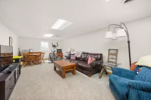 1020 Berkshire Ct, Sycamore, IL 60178 - Photo 37