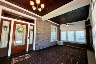 622 N Monroe St, Clifton, IL 61727 - Photo 3