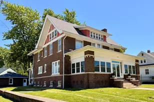 622 N Monroe St, Clifton, IL 61727 - Photo 1