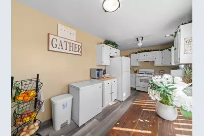 2405 Glen Circle East, Sycamore, IL 60178 - Photo 5