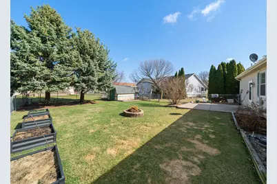 2405 Glen Circle East, Sycamore, IL 60178 - Photo 21