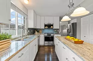 1371 E Braymore Circle, Naperville, IL 60564 - Photo 9