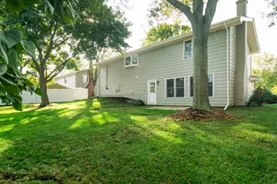 1420 Hassell Rd, Hoffman Estates, IL 60169 - Photo 23