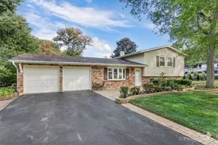 849 Hemlock Dr, Sleepy Hollow, IL 60118 - Photo 1