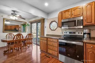 849 Hemlock Dr, Sleepy Hollow, IL 60118 - Photo 9