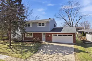 203 Fairview Dr, Saint Charles, IL 60174 - Photo 5