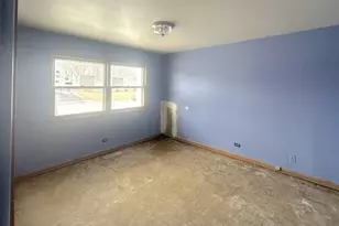17807 Grandview Dr, Hazel Crest, IL 60429 - Photo 9