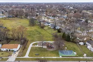 6 Juniper Ct, Streamwood, IL 60107 - Photo 9