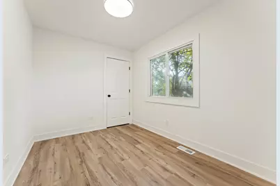 18241 Ridgewood Avenue, Lansing, IL 60438 - Photo 9