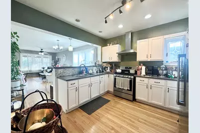 5758 W Warwick Avenue, Chicago, IL 60634 - Photo 7