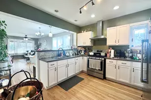 5758 W Warwick Ave, Chicago, IL 60634 - Photo 7