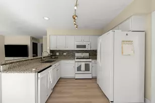 548 Larkspur Dr, Bolingbrook, IL 60440 - Photo 9