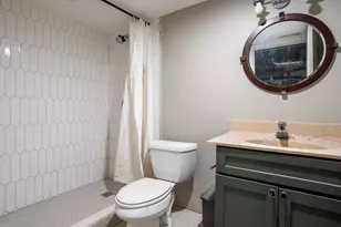 2370 N Elston Ct, Chicago, IL 60614 - Photo 19