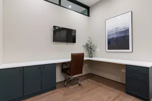 2370 N Elston Ct, Chicago, IL 60614 - Photo 13