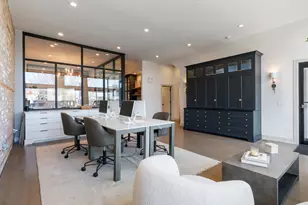 2370 N Elston Ct, Chicago, IL 60614 - Photo 3