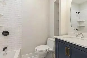 2370 N Elston Ct, Chicago, IL 60614 - Photo 35