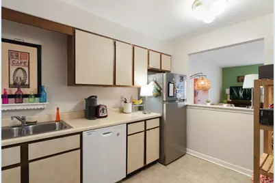 33561 N Royal Oak Lane #209, Grayslake, IL 60030 - Photo 9