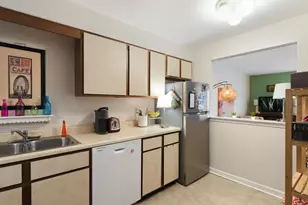 33561 N Royal Oak Ln, Grayslake, IL 60030 - Photo 9