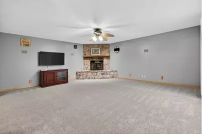 104 N Center Street, Gardner, IL 60424 - Photo 11