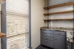 326 S 2nd St, Rockford, IL 61104 - Photo 35