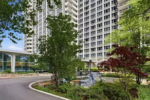 4250 N Marine Dr, Chicago, IL 60613 - Photo 3