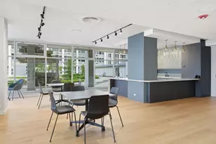 4250 N Marine Dr, Chicago, IL 60613 - Photo 29