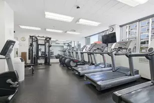 4250 N Marine Dr, Chicago, IL 60613 - Photo 27