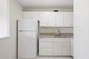 4250 N Marine Dr, Chicago, IL 60613 - Photo 17