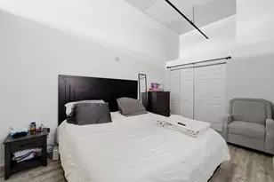 1645 W Ogden Ave, Chicago, IL 60612 - Photo 9