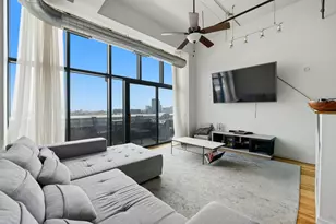 1645 W Ogden Ave, Chicago, IL 60612 - Photo 5