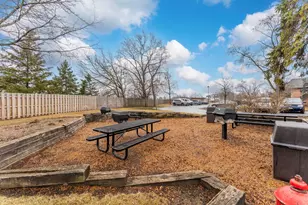 10 Oak Creek Dr, Buffalo Grove, IL 60089 - Photo 17