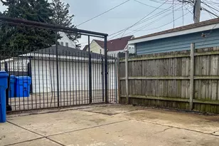 2037 N Tripp Ave, Chicago, IL 60639 - Photo 15