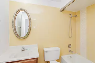 4 Crestview Ln, Vernon Hills, IL 60061 - Photo 17