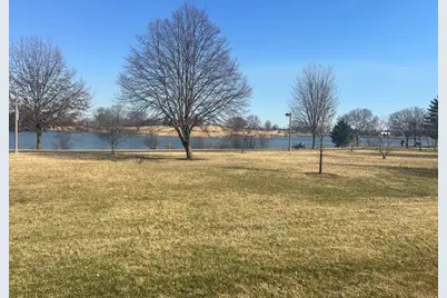 4 Crestview Lane #10, Vernon Hills, IL 60061 - Photo 3