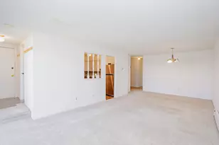 4 Crestview Ln, Vernon Hills, IL 60061 - Photo 11