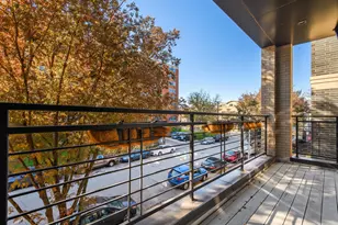 1446 W Chestnut St, Chicago, IL 60642 - Photo 15