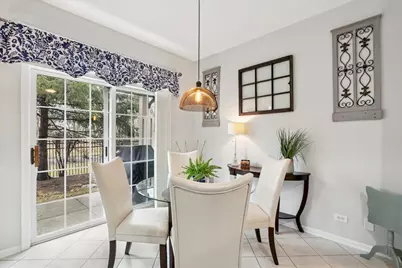 2190 Shadow Creek Court, Vernon Hills, IL 60061 - Photo 9