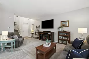 2190 Shadow Creek Ct, Vernon Hills, IL 60061 - Photo 5