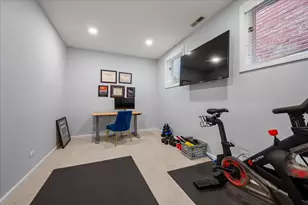 2140 W Haddon Ave, Chicago, IL 60622 - Photo 9