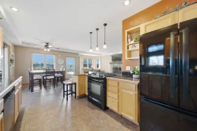 935 E Garden Street, Dekalb, IL 60115 - Photo 9