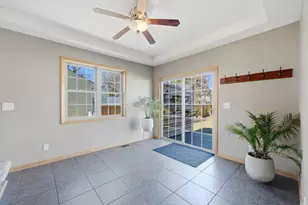 935 E Garden St, Dekalb, IL 60115 - Photo 11