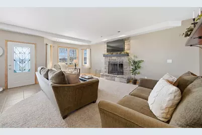 935 E Garden Street, Dekalb, IL 60115 - Photo 5