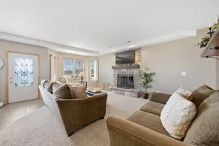 935 E Garden St, Dekalb, IL 60115 - Photo 5